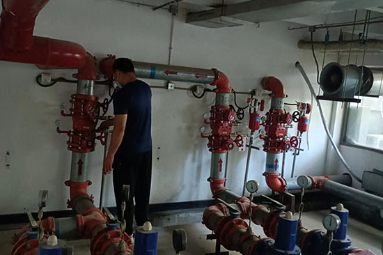 合規與安全并重：會議中心<a href=http://www.xiaofangweibao.com target=_blank class=infotextkey>消防維保</a>的法規標準與實踐路徑